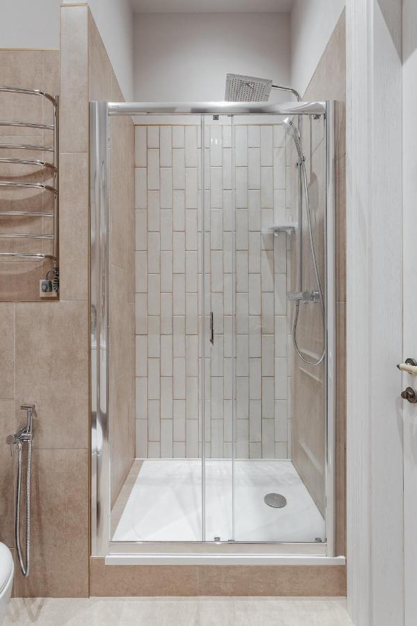 New! Luxury Apartment In The Center Of Odessa Overlooking Deribasovskaya Str. Low Price! Bagian luar foto