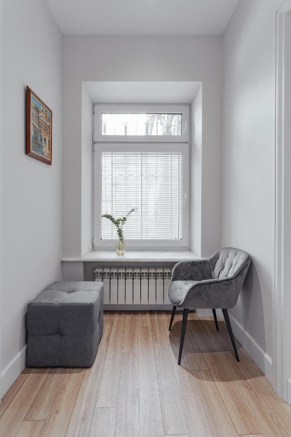 New! Luxury Apartment In The Center Of Odessa Overlooking Deribasovskaya Str. Low Price! Bagian luar foto
